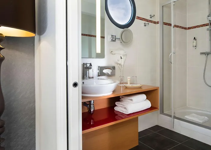 Western De La Regate-erdre Hotel 4*